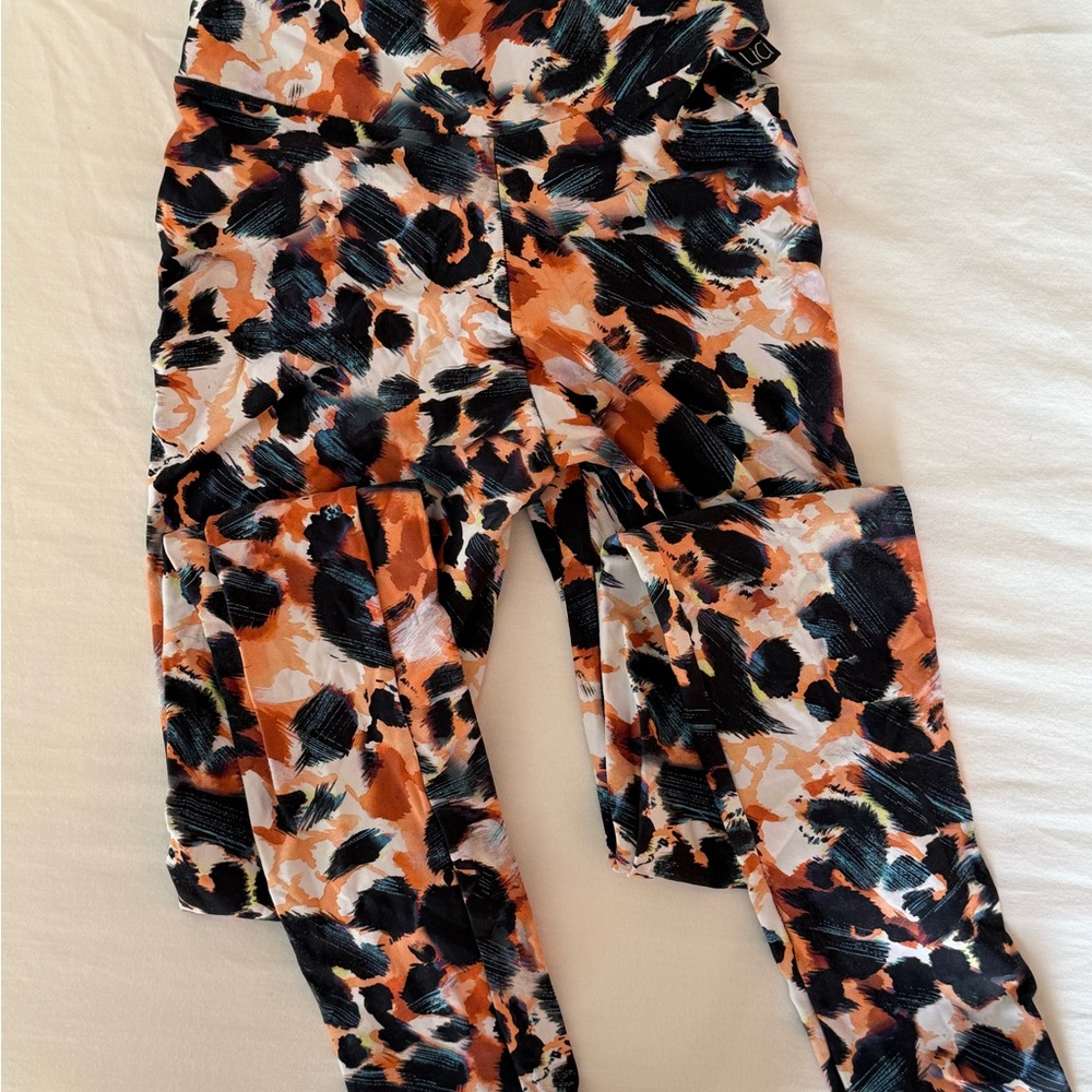 Colorful Abstract Print Shorts - Picture 2 of 4